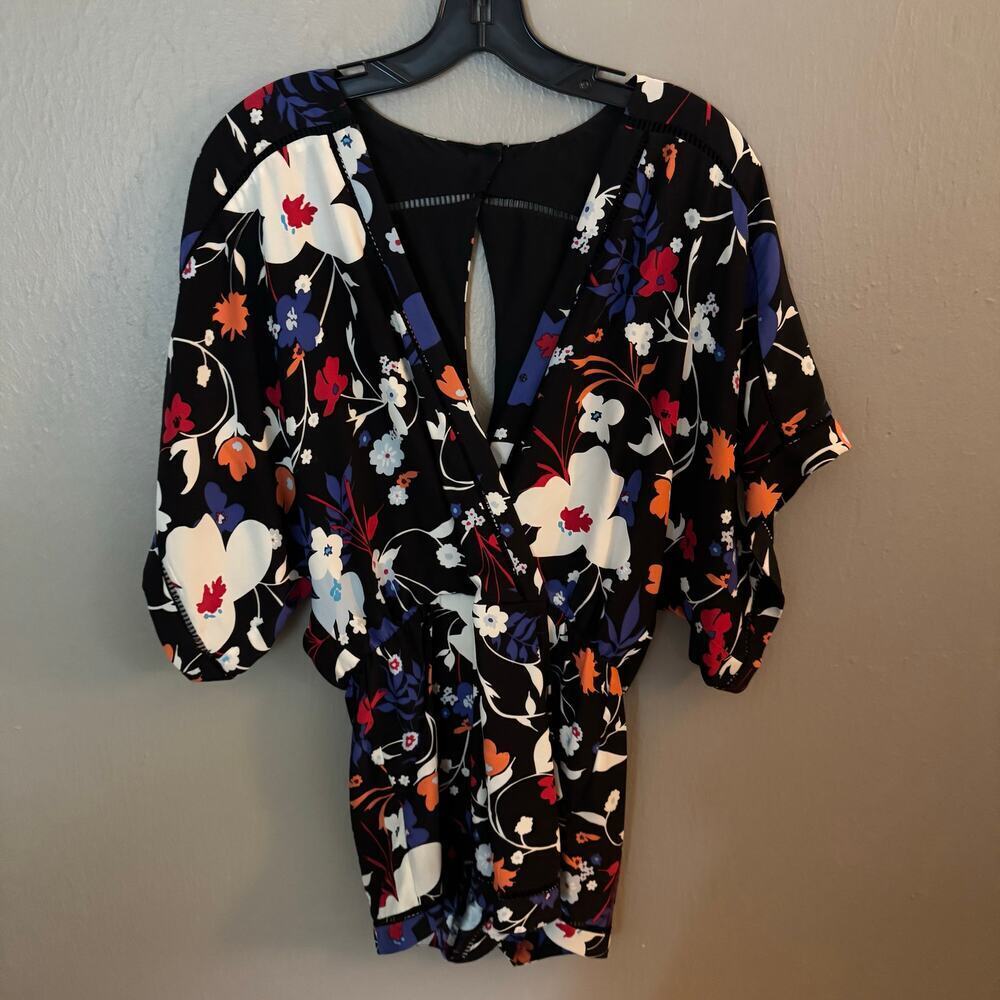 PARKER Black Floral Kimono Sleeve Size Small 100% Silk Short Sleeve casual